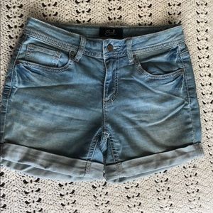 Earl Jeans cuffed jean shorts size 2